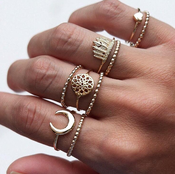 Conjunto de anéis dourados